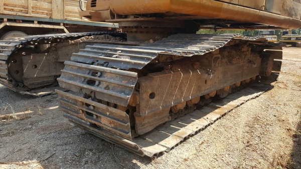 ขาย แบคโฮ KOMATSU PC200-6 เอกสารเล่มทะเบียนครบ ไฟฟ้าเต็ม ช่วงล่างเต็ม เอวแน่นไม่หลวม ราคาต่อรองได้ครับ