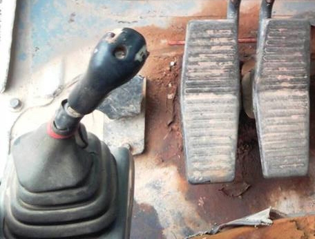 **690,000 บ.ต่อรอง/// แบคโฮ KOBELCO SK200 MARK V (5) Super ไไฟ้าตัดบางจุด เครื่อง/ปั้ม เดิม แน่น แรงดี เอวแน่น บูมอาร์มมีปะ ช่วงล่าง70\% สีสันพอใช้ ไม่ค่อยสวย ตามสภาพ เอกสารสัญญาซื้อขาย **ขาย KOBELCO MARK V SK200 ซุปเปอร์ แบคโฮสภาพดี ราคาเบา ไม่มีเล่ม HYD. **690,000 บ.ต่อรอง/// แบคโฮ KOBELCO SK200 MARK V (5) Super ไไฟ้าตัดบางจุด เครื่อง/ปั้ม เดิม แน่น แรงดี เอวแน่น บูมอาร์มมีปะ ช่วงล่าง70\% สีสันพอใช้ ไม่ค่อยสวย ตามสภาพ เอกสารสัญญาซื้อขาย **ขาย KOBELCO MARK V SK200 ซุปเปอร์ แบคโฮสภาพดี ราคาเบา ไม่มีเล่ม HYD.