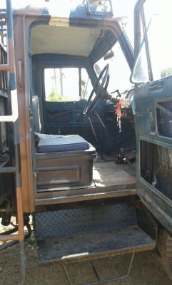 รถหกล้อหัวลาก