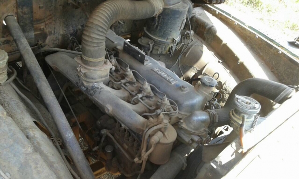 รถหกล้อหัวลาก