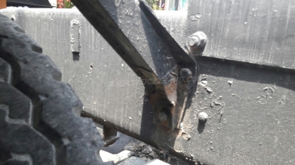 10 ล้อหัวลาก HINO เครื่อง EH100 6 สูบ เทอโบอิเตอร์คูลเล่อร์