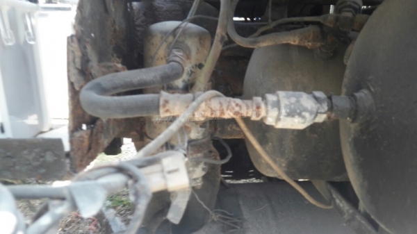 10 ล้อหัวลาก HINO เครื่อง EH100 6 สูบ เทอโบอิเตอร์คูลเล่อร์