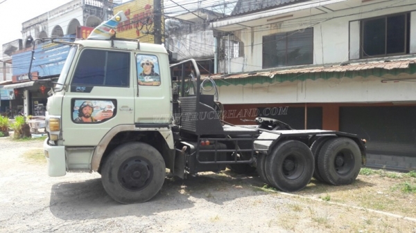 10 ล้อหัวลาก HINO เครื่อง EH100 6 สูบ เทอโบอิเตอร์คูลเล่อร์