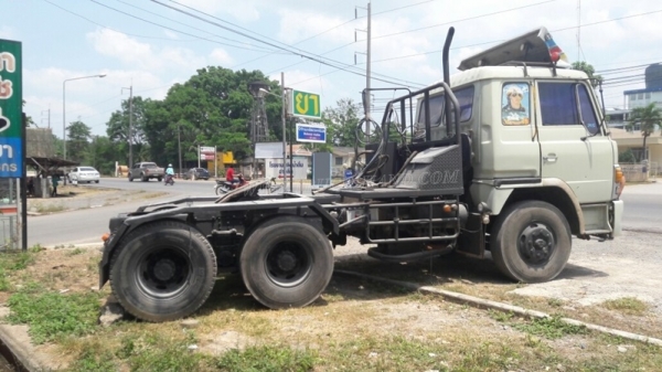 10 ล้อหัวลาก HINO เครื่อง EH100 6 สูบ เทอโบอิเตอร์คูลเล่อร์