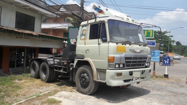 10 ล้อหัวลาก HINO เครื่อง EH100 6 สูบ เทอโบอิเตอร์คูลเล่อร์