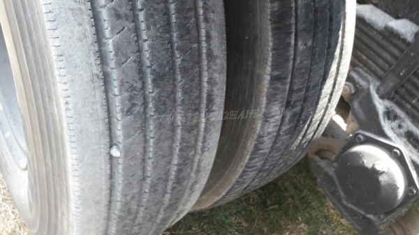 10 ล้อหัวลาก HINO เครื่อง EH100 6 สูบ เทอโบอิเตอร์คูลเล่อร์