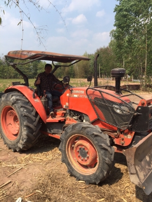 ขาย. Kubota. M 7040. 2เพลา. 70แรง. รถสวยมากๆพร้อมใช้