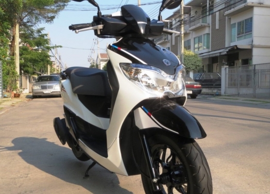 สุดเวิร์ค Honda Moove ใหม่รถเดือน 3 ปี58  เดิมแท้ดี ไม่มีบิวด์  เพียง 39,900 บาท
