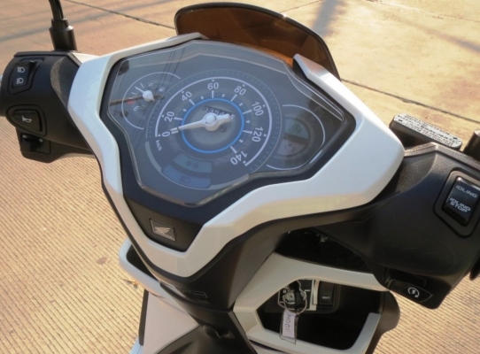 สุดเวิร์ค Honda Moove ใหม่รถเดือน 3 ปี58  เดิมแท้ดี ไม่มีบิวด์  เพียง 39,900 บาท