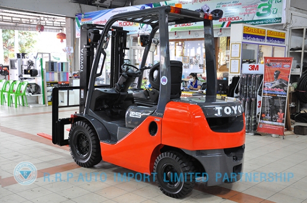 ขายรถโฟล์คลิฟท์มือสอง TOYOTA รุ่น 8FD25-30554 ราคา 580,000 บาท นำเข้าจากประเทศญี่ปุ่น 100\% ไม่เคยใช้งานในไทย