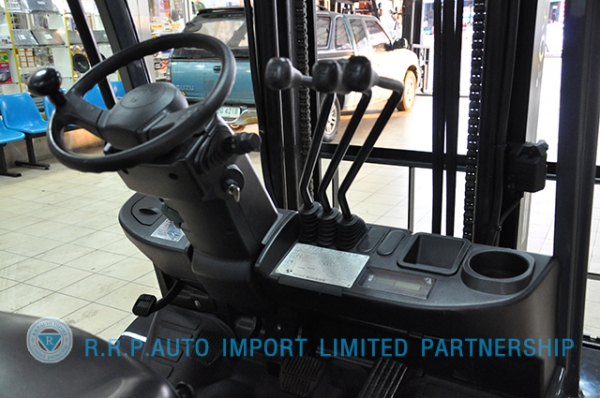 ขายรถโฟล์คลิฟท์มือสอง TOYOTA รุ่น 8FD25-30554 ราคา 580,000 บาท นำเข้าจากประเทศญี่ปุ่น 100\% ไม่เคยใช้งานในไทย