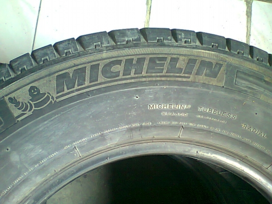 ยาง MICHELIN 215-75-R16 ปี 13