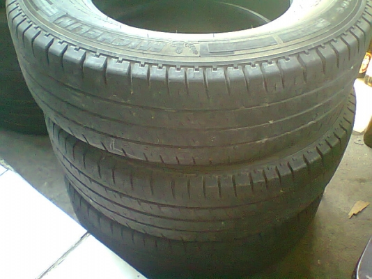 ยาง MICHELIN 215-75-R16 ปี 13