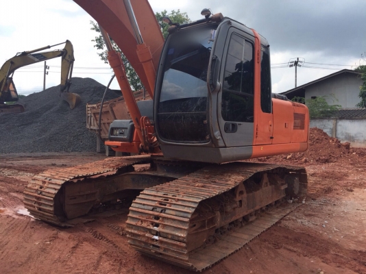 ขายรถแบคโฮ HITACHI ZX 200 เครื่อง 6BG1 ไม่เคยลงน้ำเค็ม สนใจโทร 081-970-1072