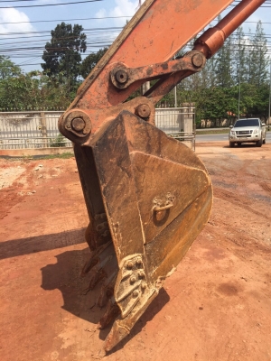 ขายรถแบคโฮ HITACHI ZX 200 เครื่อง 6BG1 ไม่เคยลงน้ำเค็ม สนใจโทร 081-970-1072