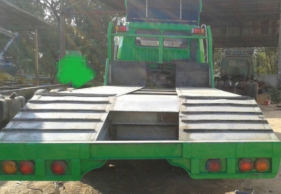 HINO SUMO FM221 - 320 HP D6AB สิบล้อ 2 เพลา เทรลเลอร์ท้ายลาดขึ้นรถแบ็คโฮร PC 200 พร้อมลากพร้อมบรรทุกหนักได้เลยครับ เครื่องยนต์แน่นดีแรงดีไม่มีแตกเยิ้ม เครื่องฮุนได 320 แรงลงเล่มครบถูกต้อง ภายในห้องเก๋งคอนโซลสวยครบพร้อม พวงมาลัยเพาเวอร์ ระบบเบรคทริ๊ปฟี้ครบ