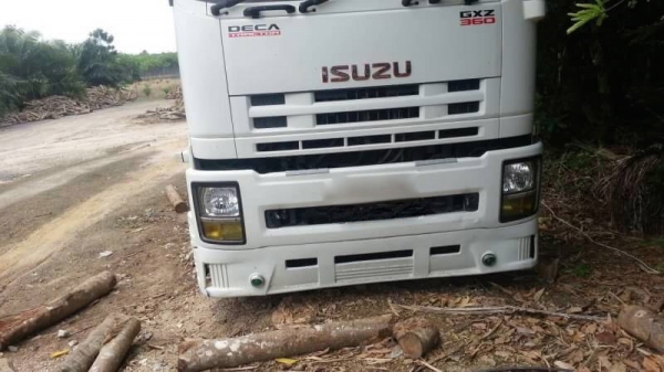 รถอีซูซุ 10 ล้อ  หัวลาก GXZ 360 แรงม้า. ปี 55.  ( ขายแม่ , ลูก )    สนใจติดต่อ  081 - 6079515