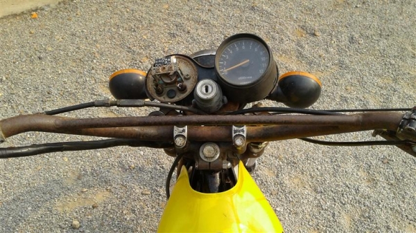 ขาย DT100 เครื่องดีพอใช้โครงคันสตาร์ทคันเกียร์ไม่เชื่อมเหมาะเอาไปปั้นต่อออกใบซื้อขาย 8900 บาท