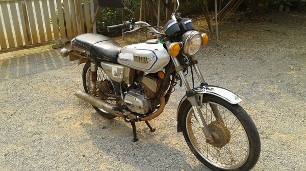 ขายยามาฮ่า RX100ทะเบียนโอนภาษีขาดรถเดิมเครื่องดีเหมาะเอาไปปั้นคลาสสิค 2 จังหวะราคาเบาๆ 6900 บาท ขายยามาฮ่า RX100ทะเบียนโอนภาษีขาดรถเดิมเครื่องดีเหมาะเอาไปปั้นคลาสสิค 2 จังหวะราคาเบาๆ 6900 บาท