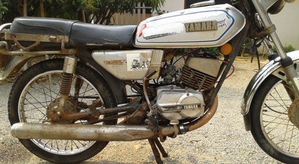 ขายยามาฮ่า RX100ทะเบียนโอนภาษีขาดรถเดิมเครื่องดีเหมาะเอาไปปั้นคลาสสิค 2 จังหวะราคาเบาๆ 6900 บาท ขายยามาฮ่า RX100ทะเบียนโอนภาษีขาดรถเดิมเครื่องดีเหมาะเอาไปปั้นคลาสสิค 2 จังหวะราคาเบาๆ 6900 บาท