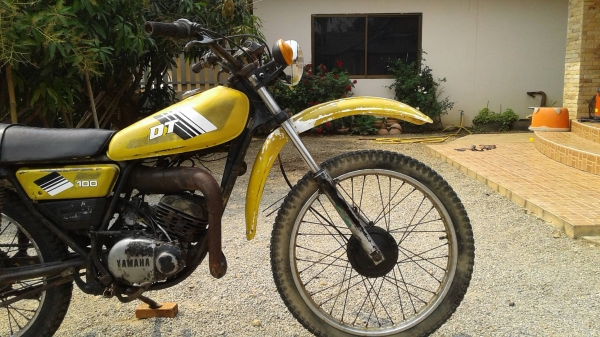 ขาย DT100มีเล่มไม่โอนเครื่องดีพอใช้อะไหล่เดิมติดรถเกือบครบเหมาะเอาไปปั้นต่อ 9500 บาท