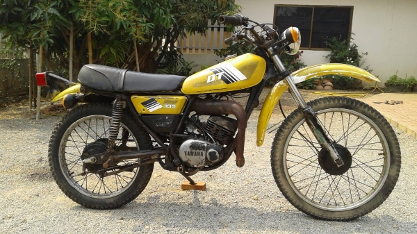 ขาย DT100มีเล่มไม่โอนเครื่องดีพอใช้อะไหล่เดิมติดรถเกือบครบเหมาะเอาไปปั้นต่อ 9500 บาท