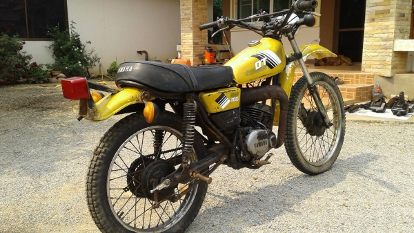 ขาย DT100มีเล่มไม่โอนเครื่องดีพอใช้อะไหล่เดิมติดรถเกือบครบเหมาะเอาไปปั้นต่อ 9500 บาท