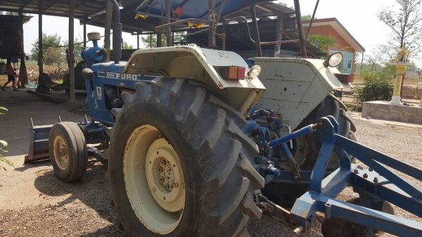 ขาย รถไถ FORD 6600 T3 เอกสารใบอินวอยซ์ ยางเต็ม อุปกรณ์มีผาน 3 ผาน 6 และผานดันหน้า ขาย รถไถ FORD 6600 T3 เอกสารใบอินวอยซ์ ยางเต็ม อุปกรณ์มีผาน 3 ผาน 6 และผานดันหน้า