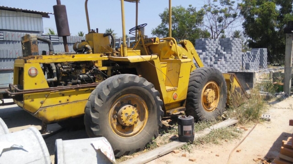 รถตักแมกซี่ MF33