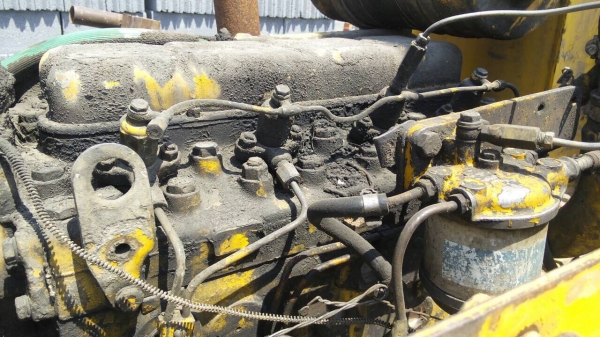 รถตักแมกซี่ MF33