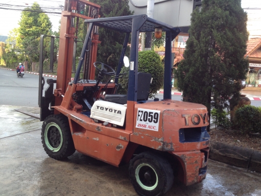 รถฟอร์คลิฟต์ TOYOTA 3 TON รถฟอร์คลิฟต์ TOYOTA 3 TON