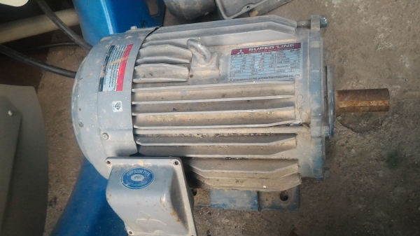 มอเตอร์ mitsubishi ขนาด 5 แรงม้า  กันน้ำและความชื่น ชนิด IP 55 ใช้กลางแจ้งOUTDOOR ได้ โครงสร้างเหล็กขึ้นรูปแข็งแรงมีครีบระบายความร้อน