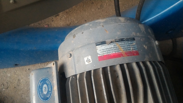 มอเตอร์ mitsubishi ขนาด 5 แรงม้า  กันน้ำและความชื่น ชนิด IP 55 ใช้กลางแจ้งOUTDOOR ได้ โครงสร้างเหล็กขึ้นรูปแข็งแรงมีครีบระบายความร้อน