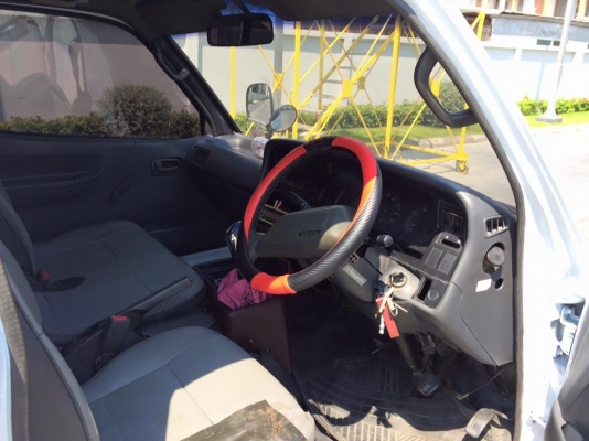 ฝากขายรถตู้โตโยต้าหัวจรวด สีขาวมุกใหม่ๆ เครื่องดีเซล2500 พวงมาลัยพาวเวอร์