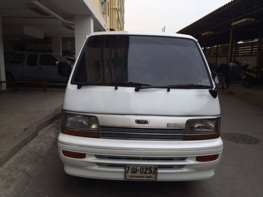 ฝากขายรถตู้โตโยต้าหัวจรวด สีขาวมุกใหม่ๆ เครื่องดีเซล2500 พวงมาลัยพาวเวอร์ ฝากขายรถตู้โตโยต้าหัวจรวด สีขาวมุกใหม่ๆ เครื่องดีเซล2500 พวงมาลัยพาวเวอร์