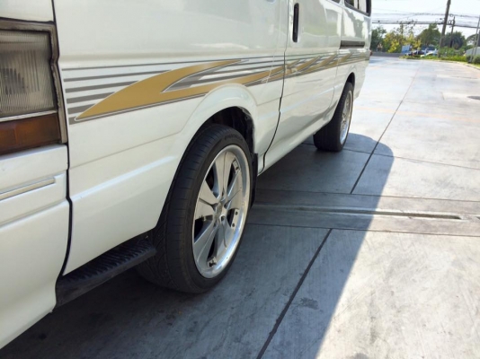 ฝากขายรถตู้โตโยต้าหัวจรวด สีขาวมุกใหม่ๆ เครื่องดีเซล2500 พวงมาลัยพาวเวอร์ ฝากขายรถตู้โตโยต้าหัวจรวด สีขาวมุกใหม่ๆ เครื่องดีเซล2500 พวงมาลัยพาวเวอร์