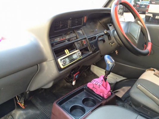 ฝากขายรถตู้โตโยต้าหัวจรวด สีขาวมุกใหม่ๆ เครื่องดีเซล2500 พวงมาลัยพาวเวอร์ ฝากขายรถตู้โตโยต้าหัวจรวด สีขาวมุกใหม่ๆ เครื่องดีเซล2500 พวงมาลัยพาวเวอร์