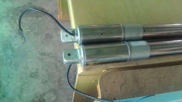 ชุดแกนเลื่อนปรับระดับด้วยระบบไฟฟ้า ใช้มอเตอร์เกียร์ DC ขนาด 12 V.เป็นต้นกำลังหมุนขับ