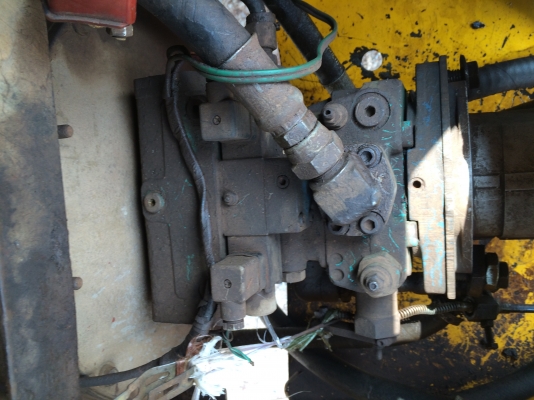 ขายรถตัก foredil เกียร์ไฟฟ้าใช้งานได้ปกติ ขายรถตัก foredil เกียร์ไฟฟ้าใช้งานได้ปกติ