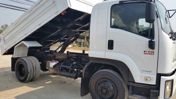 ขายรถบรรทุกหกล้อดัมพ์ ISUZU FTR34JLH เครื่อง 240 แรง ปี 53 ไมล์ 165,xxx ทะเบียนพร้อม ขายรถบรรทุกหกล้อดัมพ์ ISUZU FTR34JLH เครื่อง 240 แรง ปี 53 ไมล์ 165,xxx ทะเบียนพร้อม