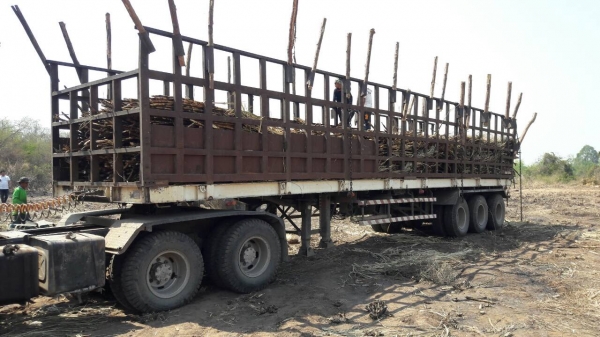 ขาย หัวลาก NISSAN UD เครื่อง PE6-T 290 แรงม้า พร้อมหาง 3 คาน ยาว 12 เมตร เล่มทะเบียนครบพร้อมโอน