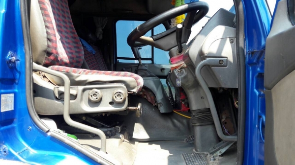 ขาย หัวลาก NISSAN UD เครื่อง PE6-T 290 แรงม้า พร้อมหาง 3 คาน ยาว 12 เมตร เล่มทะเบียนครบพร้อมโอน