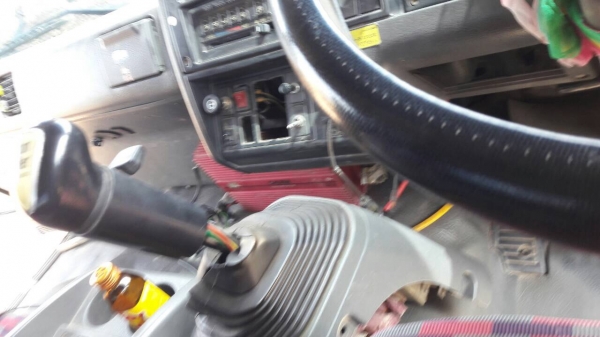 ขาย หัวลาก NISSAN UD เครื่อง PE6-T 290 แรงม้า พร้อมหาง 3 คาน ยาว 12 เมตร เล่มทะเบียนครบพร้อมโอน