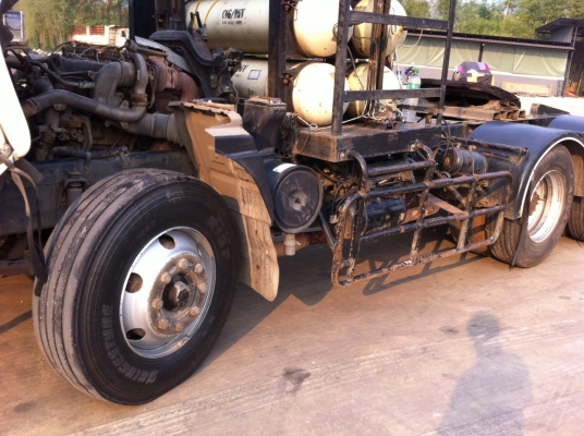 ขายหัวลากสิบล้อ Isuzu deca Gxz320. ติดแก็ชเครื่องเดิมเกียร์เดิม สวยๆพร้อมใช้งาน