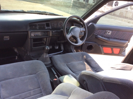 ขายรถ นิสสัน บลูเบิดร์ U12 ปี91 เครื่องสามห่วง 4A 1.6 หัวฉีด เกียร์ธรรมดา ติดแก๊สLPG เพาเวอร์ กระจกไฟฟ้า เซ็นทรัลล๊อค ดิสก์เบรค 4ล้อ ภายในสวยเดิมๆแอร์เย็น ระบบไฟใช้ได้หมด ตัวถังเดิมๆไม่มีชน สียังเงามีร่อนนิดหน่อย แม็กขอบ 15" รถขับดีครับ พร้อมใช้งานคร