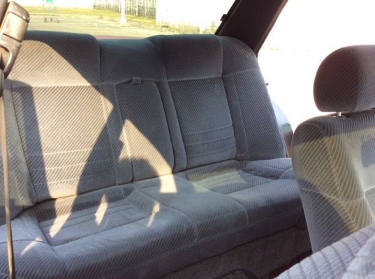 ขายรถ นิสสัน บลูเบิดร์ U12 ปี91 เครื่องสามห่วง 4A 1.6 หัวฉีด เกียร์ธรรมดา ติดแก๊สLPG เพาเวอร์ กระจกไฟฟ้า เซ็นทรัลล๊อค ดิสก์เบรค 4ล้อ ภายในสวยเดิมๆแอร์เย็น ระบบไฟใช้ได้หมด ตัวถังเดิมๆไม่มีชน สียังเงามีร่อนนิดหน่อย แม็กขอบ 15" รถขับดีครับ พร้อมใช้งานคร