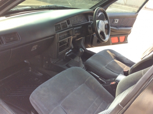 ขายรถ นิสสัน บลูเบิดร์ U12 ปี91 เครื่องสามห่วง 4A 1.6 หัวฉีด เกียร์ธรรมดา ติดแก๊สLPG เพาเวอร์ กระจกไฟฟ้า เซ็นทรัลล๊อค ดิสก์เบรค 4ล้อ ภายในสวยเดิมๆแอร์เย็น ระบบไฟใช้ได้หมด ตัวถังเดิมๆไม่มีชน สียังเงามีร่อนนิดหน่อย แม็กขอบ 15" รถขับดีครับ พร้อมใช้งานคร