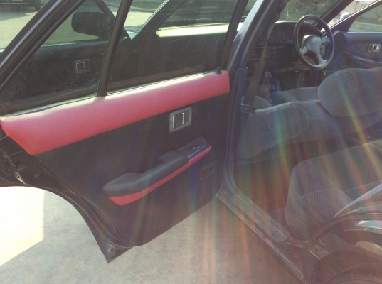 ขายรถ นิสสัน บลูเบิดร์ U12 ปี91 เครื่องสามห่วง 4A 1.6 หัวฉีด เกียร์ธรรมดา ติดแก๊สLPG เพาเวอร์ กระจกไฟฟ้า เซ็นทรัลล๊อค ดิสก์เบรค 4ล้อ ภายในสวยเดิมๆแอร์เย็น ระบบไฟใช้ได้หมด ตัวถังเดิมๆไม่มีชน สียังเงามีร่อนนิดหน่อย แม็กขอบ 15" รถขับดีครับ พร้อมใช้งานคร