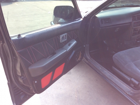 ขายรถ นิสสัน บลูเบิดร์ U12 ปี91 เครื่องสามห่วง 4A 1.6 หัวฉีด เกียร์ธรรมดา ติดแก๊สLPG เพาเวอร์ กระจกไฟฟ้า เซ็นทรัลล๊อค ดิสก์เบรค 4ล้อ ภายในสวยเดิมๆแอร์เย็น ระบบไฟใช้ได้หมด ตัวถังเดิมๆไม่มีชน สียังเงามีร่อนนิดหน่อย แม็กขอบ 15" รถขับดีครับ พร้อมใช้งานคร