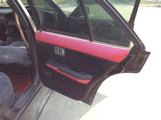 ขายรถ นิสสัน บลูเบิดร์ U12 ปี91 เครื่องสามห่วง 4A 1.6 หัวฉีด เกียร์ธรรมดา ติดแก๊สLPG เพาเวอร์ กระจกไฟฟ้า เซ็นทรัลล๊อค ดิสก์เบรค 4ล้อ ภายในสวยเดิมๆแอร์เย็น ระบบไฟใช้ได้หมด ตัวถังเดิมๆไม่มีชน สียังเงามีร่อนนิดหน่อย แม็กขอบ 15" รถขับดีครับ พร้อมใช้งานคร